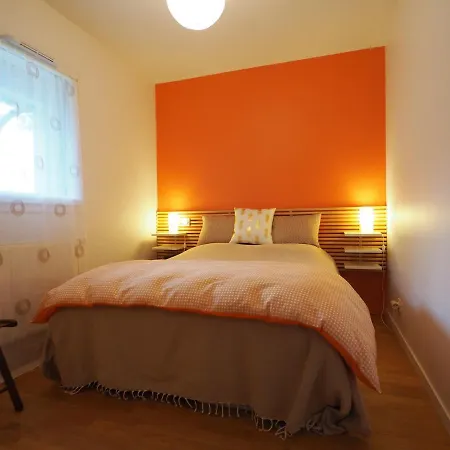 Bel Proche Centre Avec Terrasse Et Parking Pour 6 Personnes A - Fr-1-474-63