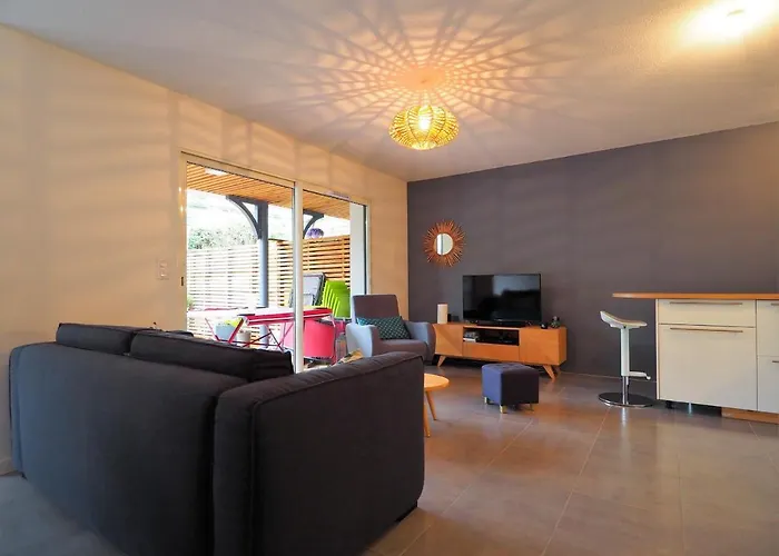 Bel Proche Centre Avec Terrasse Et Parking Pour 6 Personnes A - Fr-1-474-63 *