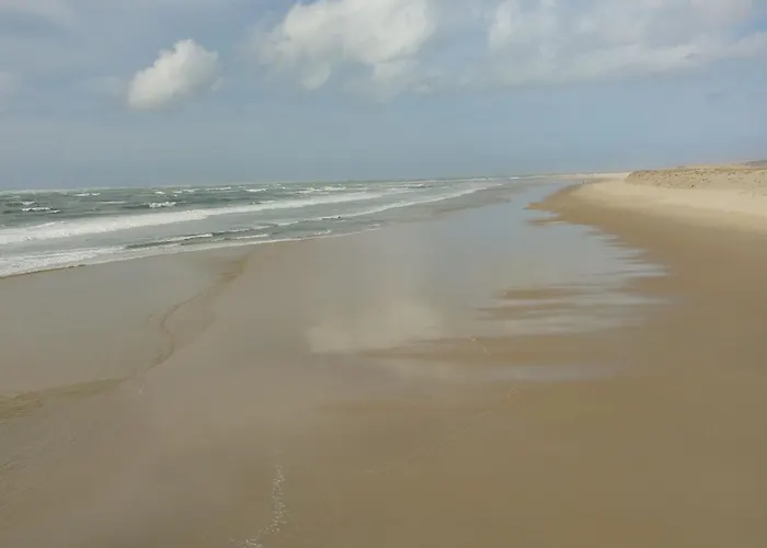 Bel Proche Centre Avec Terrasse Et Parking Pour 6 Personnes A - Fr-1-474-63 *